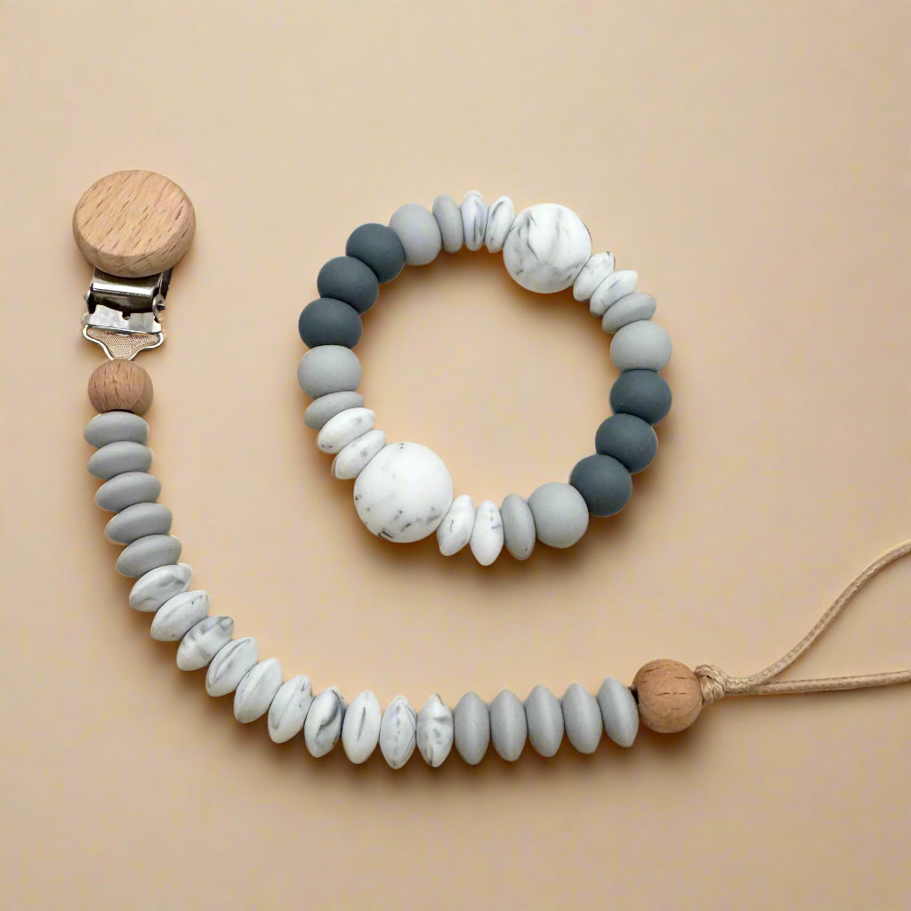 ZION - Attache tétine bois et silicone personnalisée