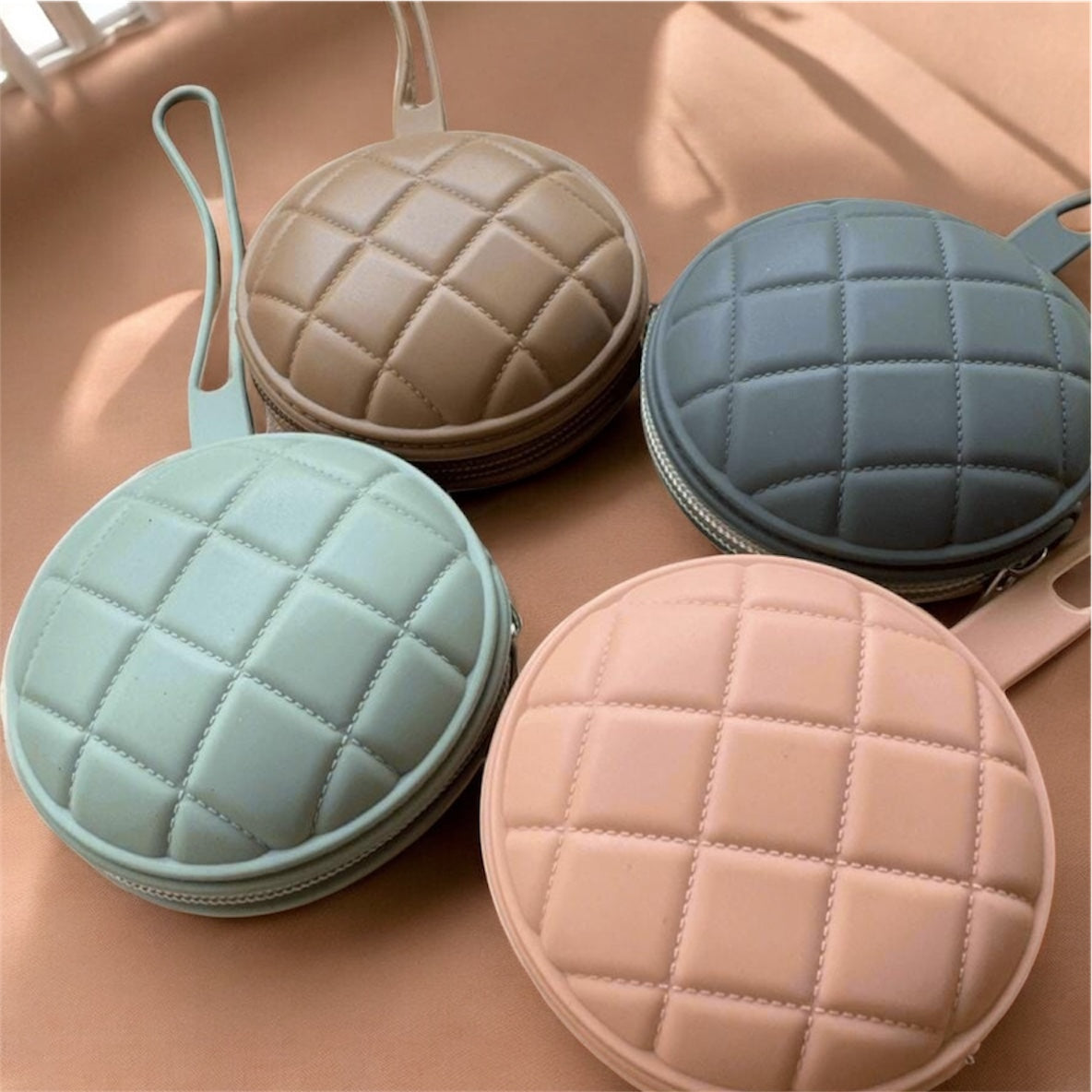 Pochette en silicone pour tétine & attache-tétine