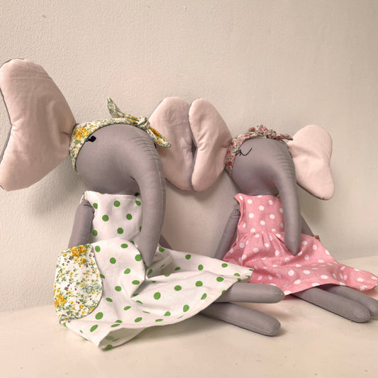 Poupée éléphant en tissu