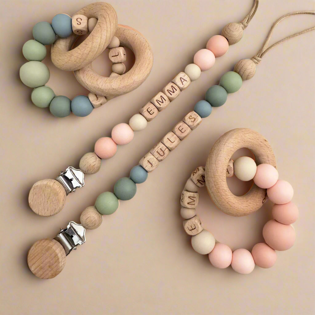 attache tétine prénom